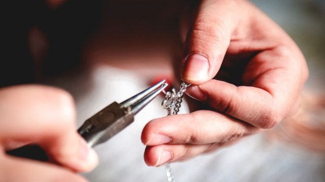 Giải mã bài toán kiểm soát hao hụt và tiến độ trong sản xuất kim hoàn với hệ thống PMS